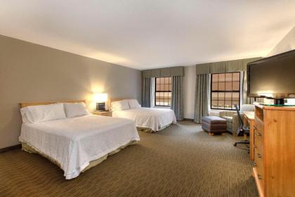 Hampton Inn & Suites Petoskey - image 2