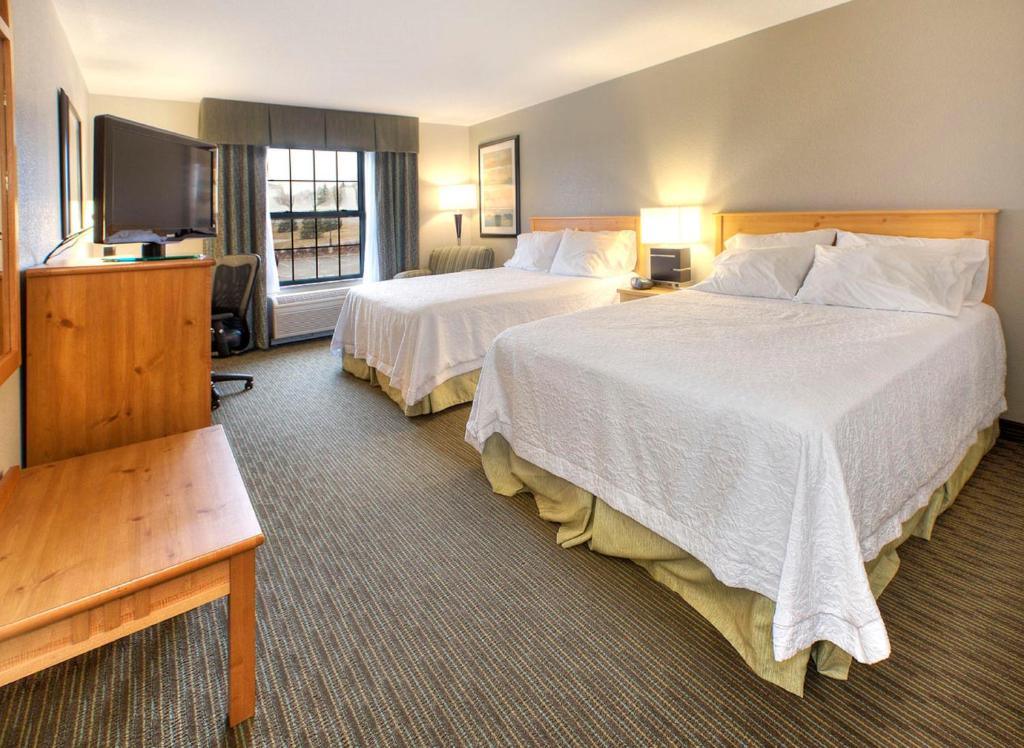 Hampton Inn & Suites Petoskey - image 4