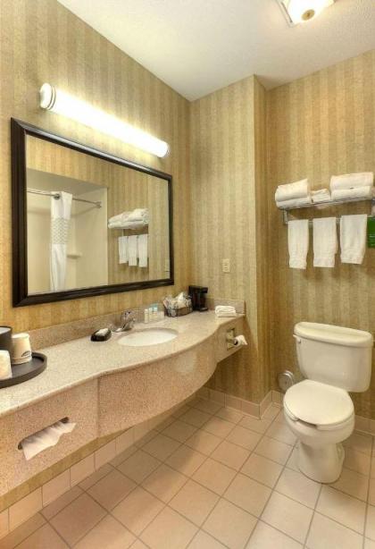 Hampton Inn & Suites Petoskey - image 7