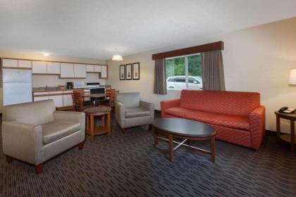 AmericInn by Wyndham Petoskey - image 14