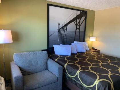 Super 8 by Wyndham Petoskey - image 15
