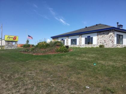 Super 8 by Wyndham Petoskey - image 8