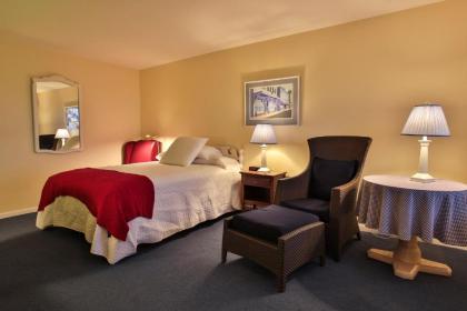 Bay Inn Of Petoskey - image 8