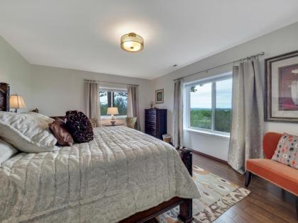 Harbor View Getaway - image 6