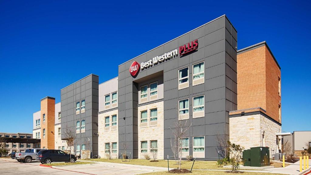 Best Western Plus Pflugerville Inn & Suites - main image
