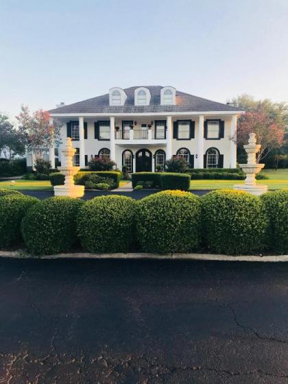 the Plantation House Boutique Inn Pflugerville Texas