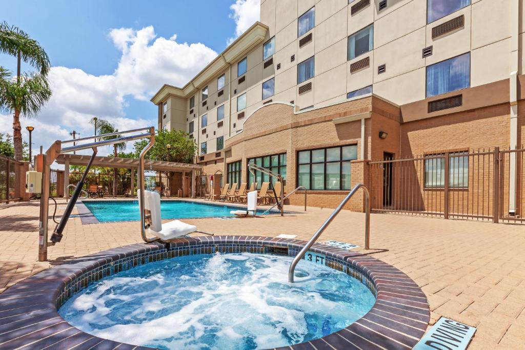 Holiday Inn Express & Suites - Pharr an IHG Hotel - image 4
