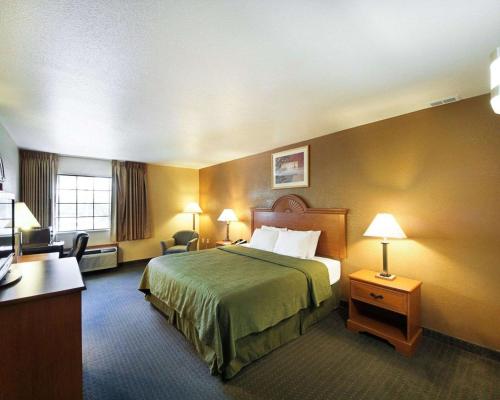 Americas Best Value Inn Pharr/McAllen - image 4