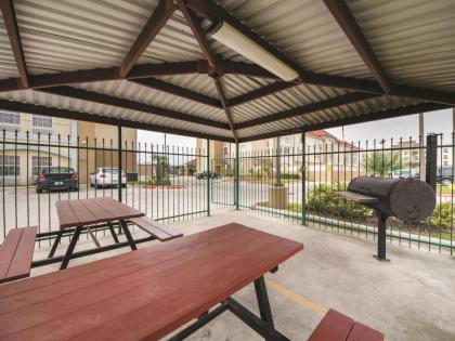 La Quinta by Wyndham Pharr - Rio Grande Valley - image 13