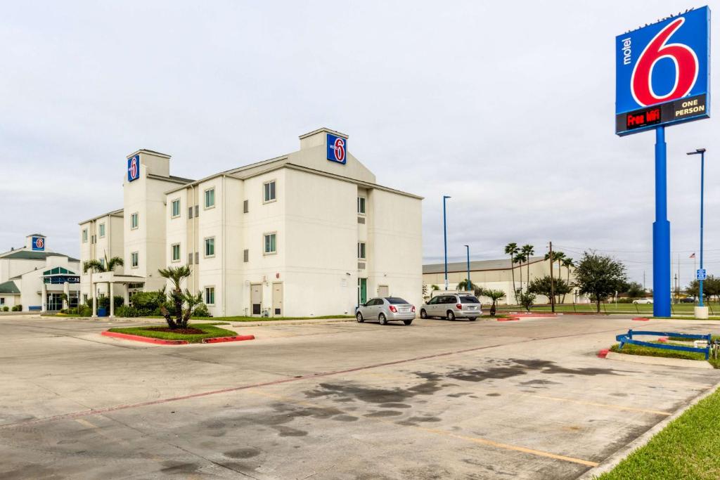 Motel 6-Pharr TX - main image