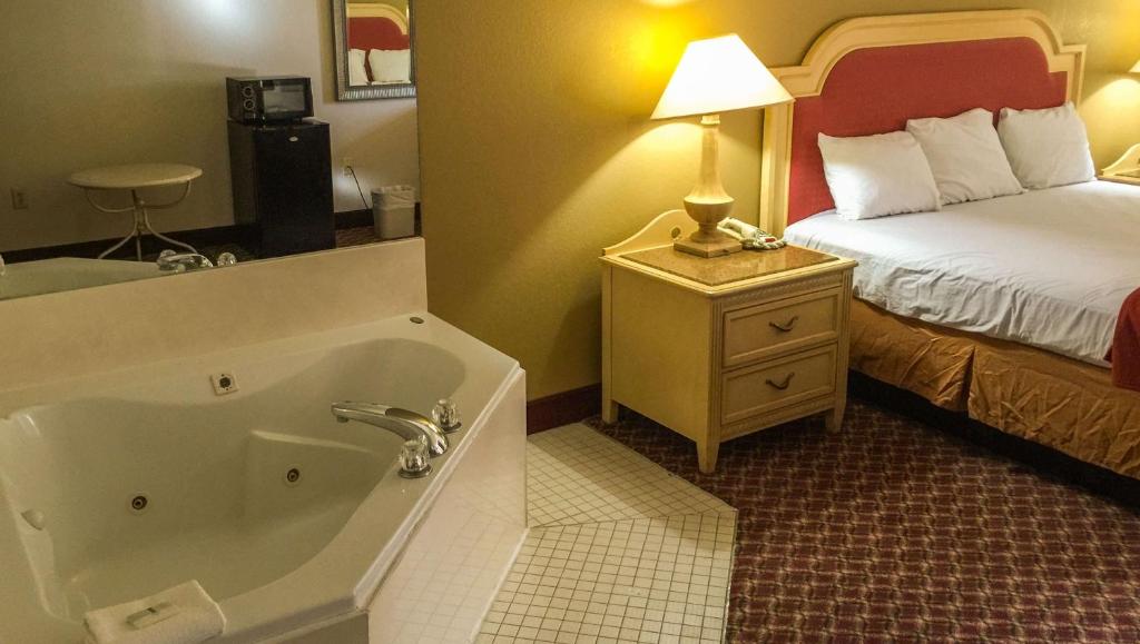 Super Inn and Suites Philadelphia - image 7