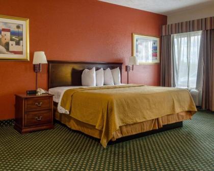 Econo Lodge Inn & Suites Philadelphia - image 13