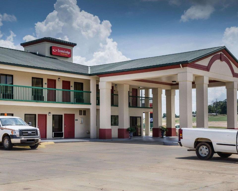 Econo Lodge Inn & Suites Philadelphia - image 3