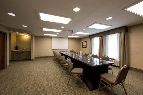 Hampton Inn Philadelphia-Airport - image 2