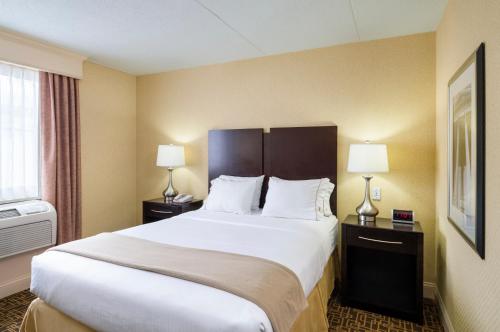 Holiday Inn Express Philadelphia Penn's Landing an IHG Hotel - image 3