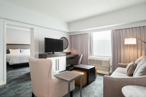 Hampton Inn Philadelphia Center City-Convention Center - image 3