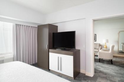 Hampton Inn Philadelphia Center City-Convention Center - image 4
