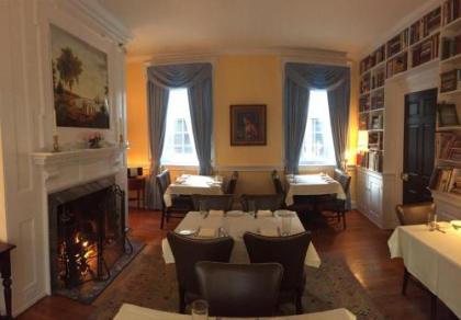 Morris House Hotel - image 2