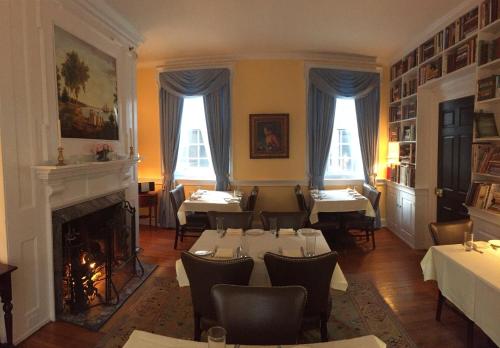 Morris House Hotel - image 2