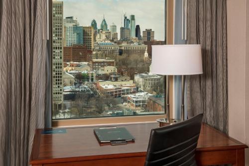 Hilton Philadelphia at Penn's Landing - image 2