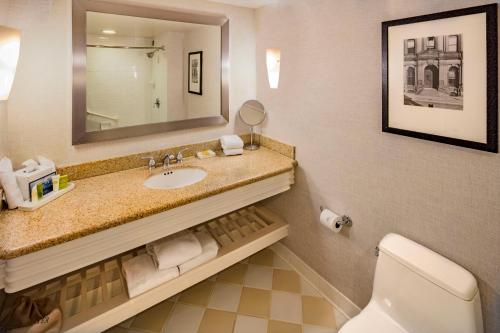 Hilton Philadelphia at Penn's Landing - image 5