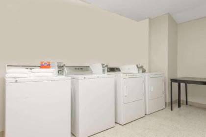 Microtel Inn & Suites by Wyndham Philadelphia Airport - image 3
