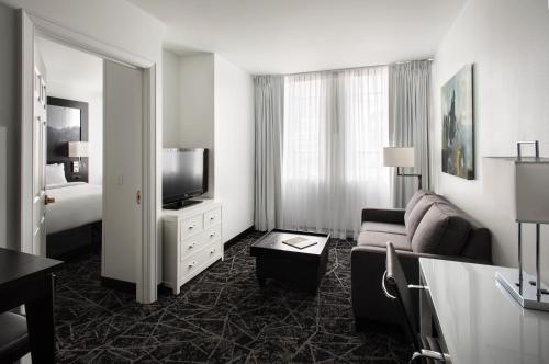 Residence Inn by Marriott Philadelphia Center City - image 3