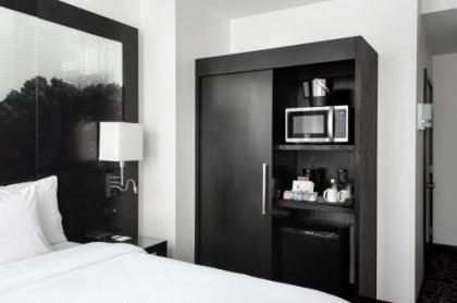 Residence Inn by Marriott Philadelphia Center City - image 4