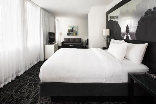 Residence Inn by Marriott Philadelphia Center City - image 5