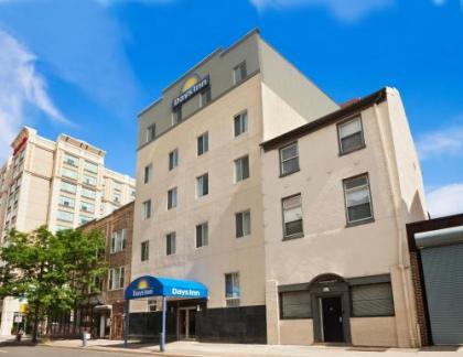 Days Inn by Wyndham Philadelphia Convention Center - image 3
