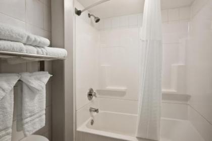 Days Inn by Wyndham Philadelphia Convention Center - image 4