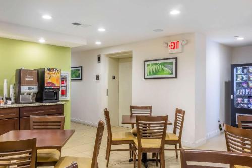Sleep Inn Center City - image 3