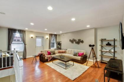 the Dreamers Penthouse Funky 3BD in Center City
