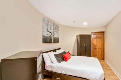 Stylish 1BD Loft in Center City - image 2
