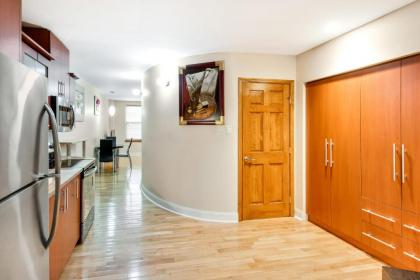 Stylish 1BD Loft in Center City - image 5