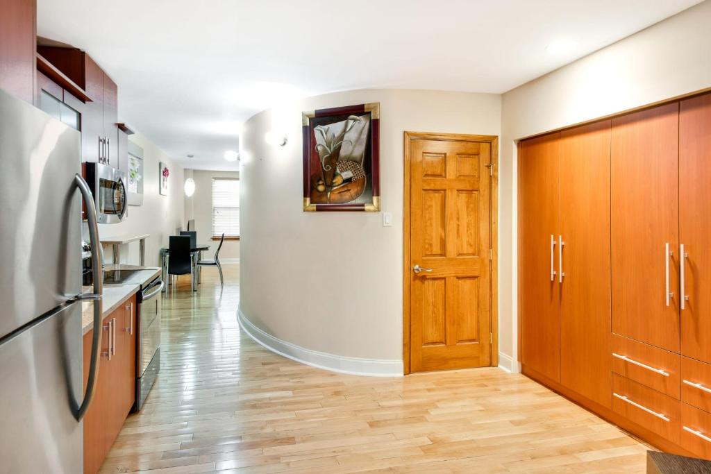 Stylish 1BD Loft in Center City - image 5