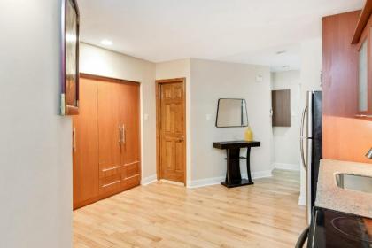 Stylish 1BD Loft in Center City - image 7