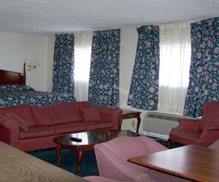 Harbor Inn - image 5