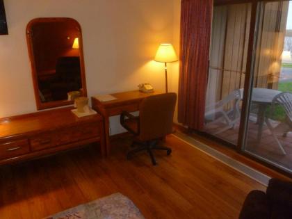 Timber Inn Motel - image 12