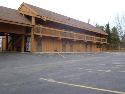 Timber Inn Motel - image 4