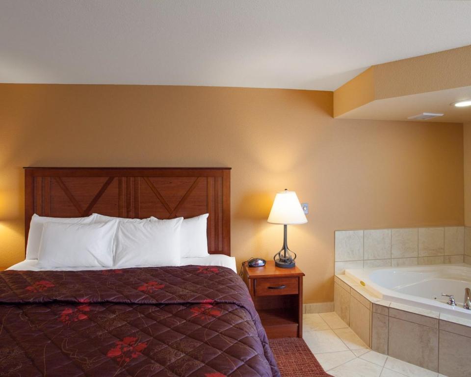 Rodeway Inn & Suites Phillipsburg - image 4
