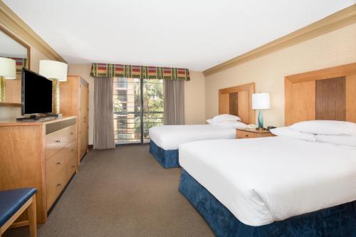 Embassy Suites Phoenix - Biltmore - image 2