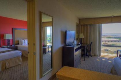 Ramada by Wyndham Phoenix Midtown - image 2