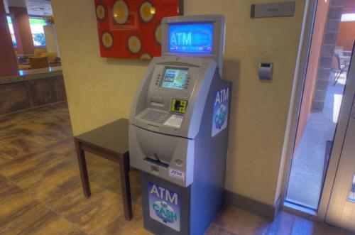 Ramada by Wyndham Phoenix Midtown - image 3