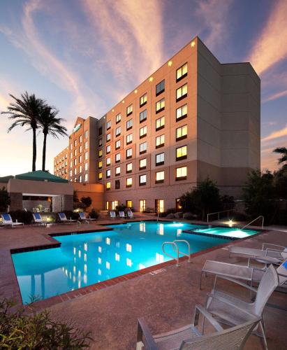 Radisson Hotel Phoenix Airport - main image