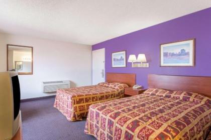 Knights Inn Fairground - image 3