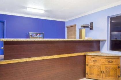 Knights Inn Fairground - image 4