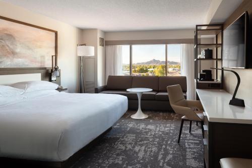 Marriott Phoenix Airport - image 2