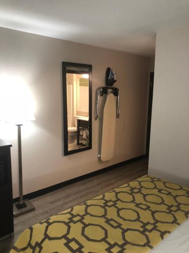 Baymont by Wyndham Phoenix I-10 near 51st Ave - image 4