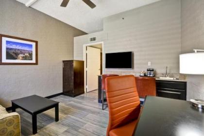 DoubleTree by Hilton Phoenix North - image 2
